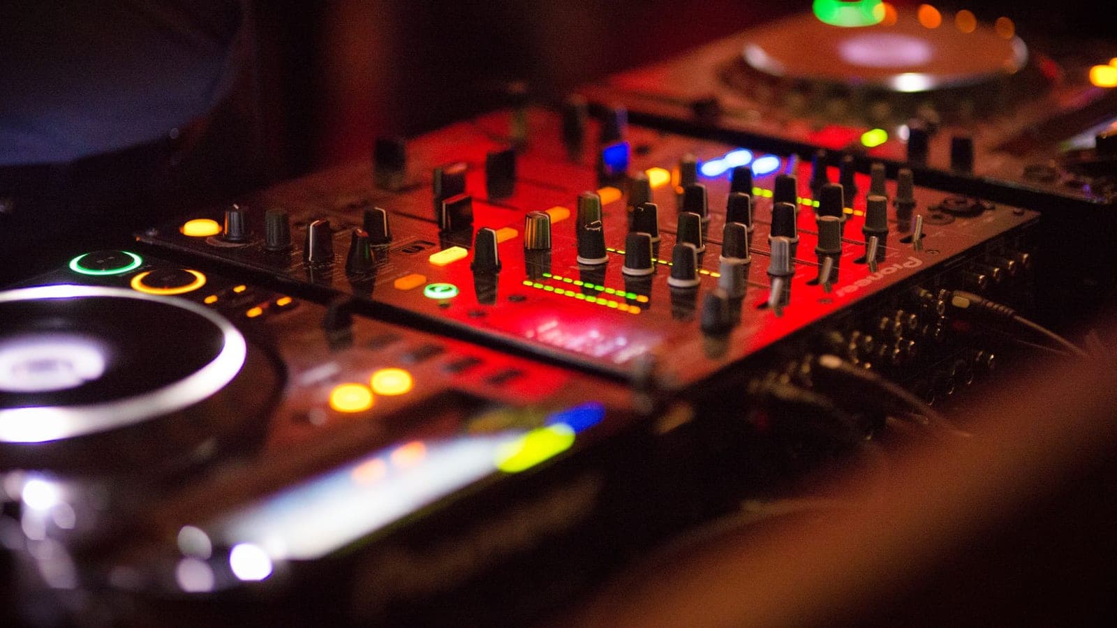AlphaTheta admits a vulnerability in PRO DJ LINK and its patch list leaves the oldest booths out